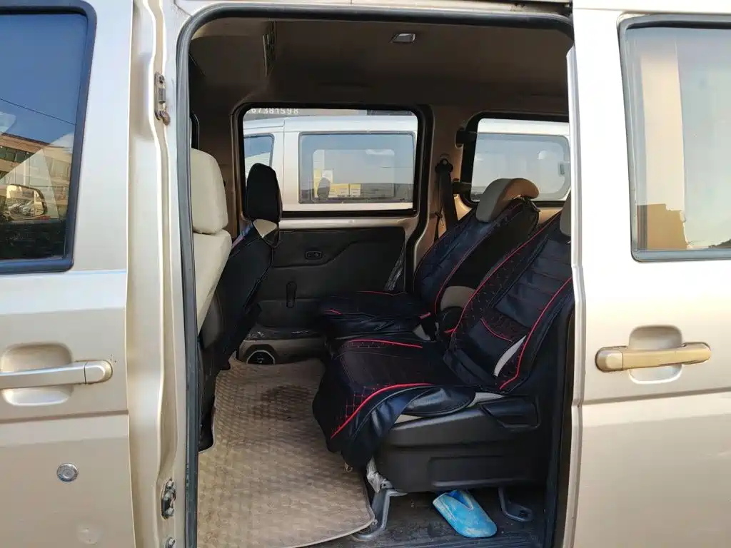 Wuling Rongguang V — миниатюра 18