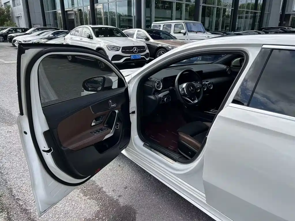 Mercedes-Benz A-Class — миниатюра 11