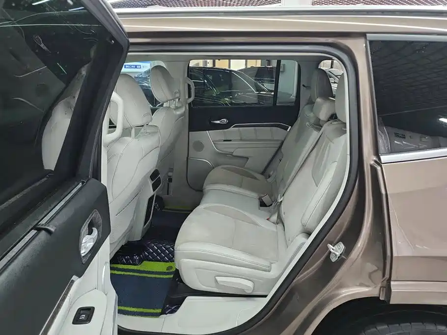 Jeep Grand Commander — миниатюра 11