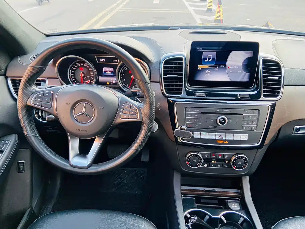MERCEDES-BENZ GLE