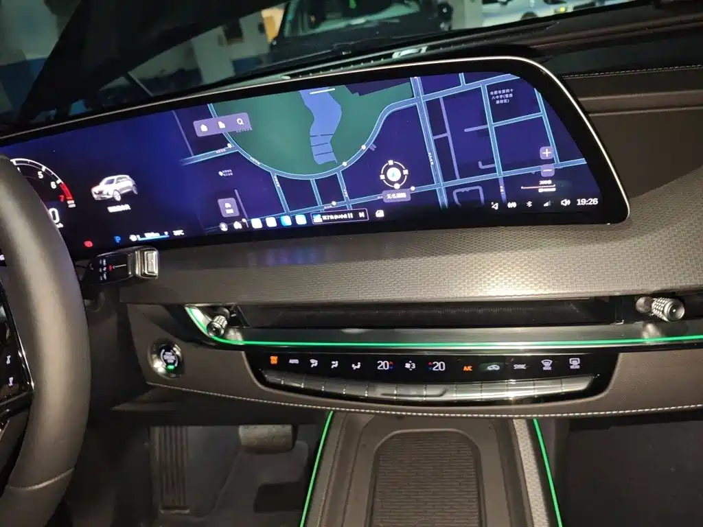 Cadillac XT5 — миниатюра 6