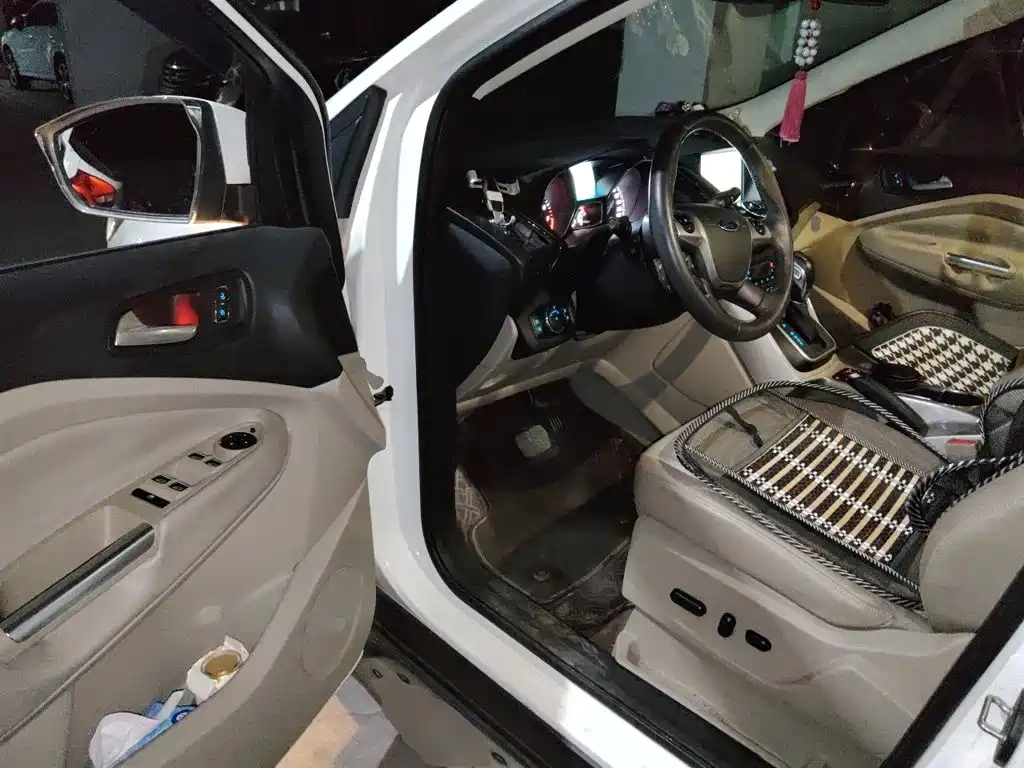 Ford Kuga — миниатюра 12