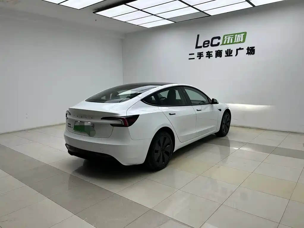 Tesla Model 3 — фотографии объявления, Фото 13