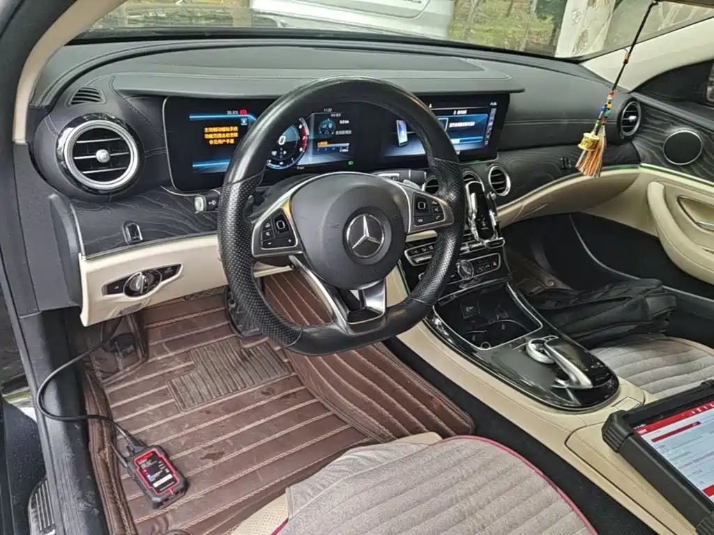 Mercedes-Benz E-Class — миниатюра 10