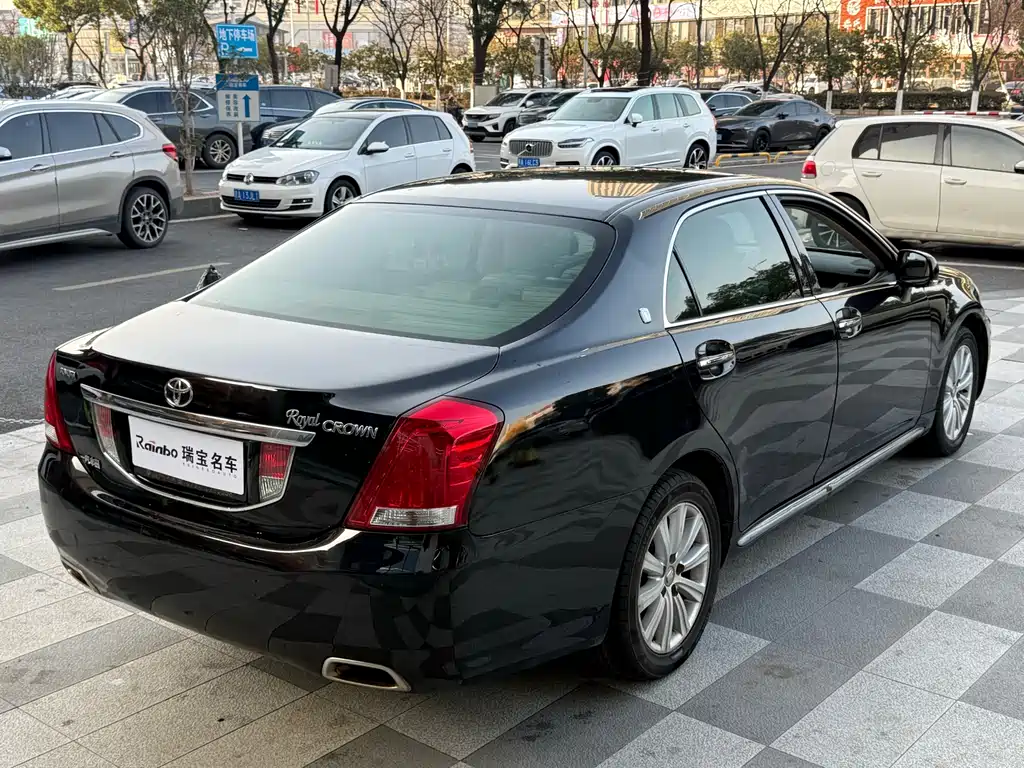 Toyota Crown 2011 2.5L Royal