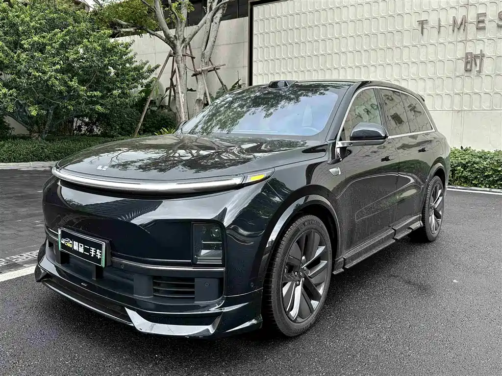 Li Auto Li L8 2025