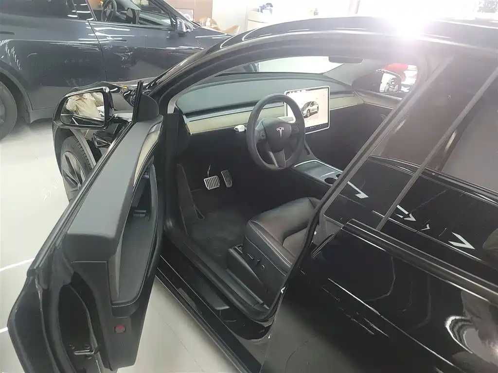 Tesla Model Y — фотографии объявления, Фото 16