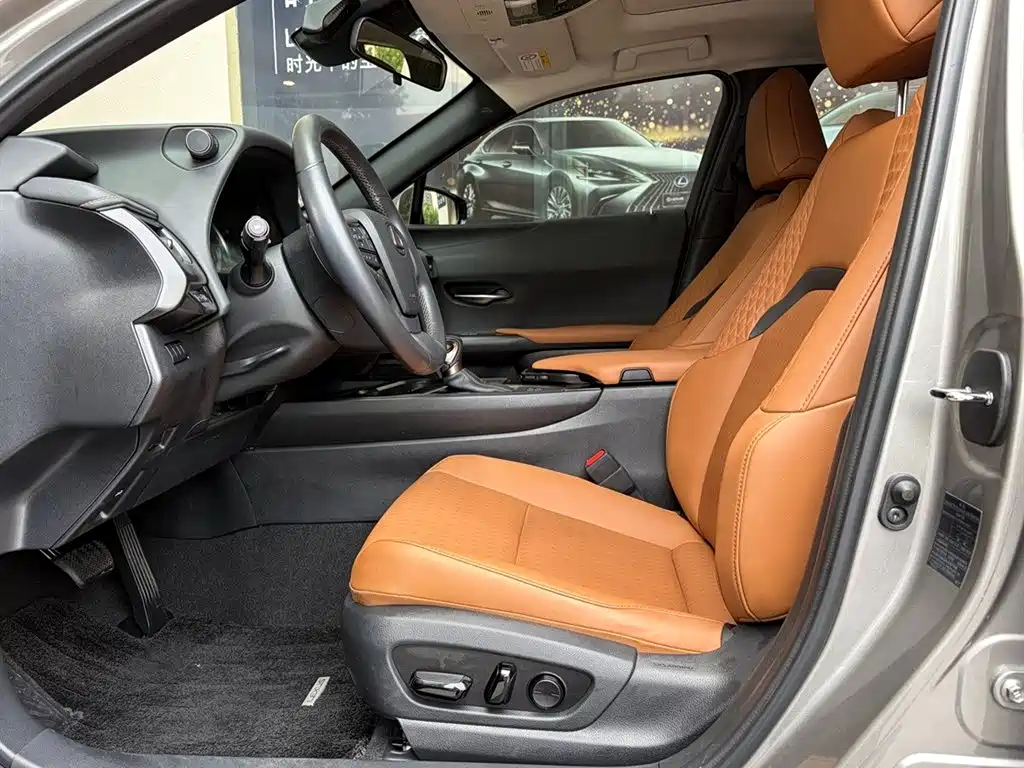 Lexus UX — миниатюра 10