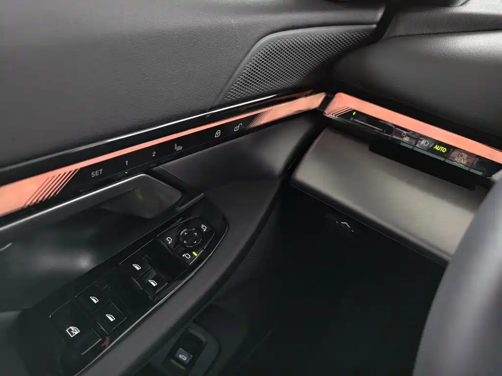 BMW i5 — миниатюра 10