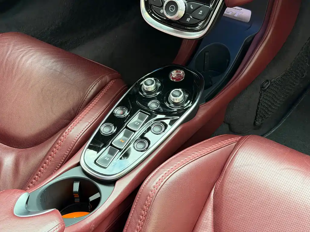 McLaren GT — миниатюра 7