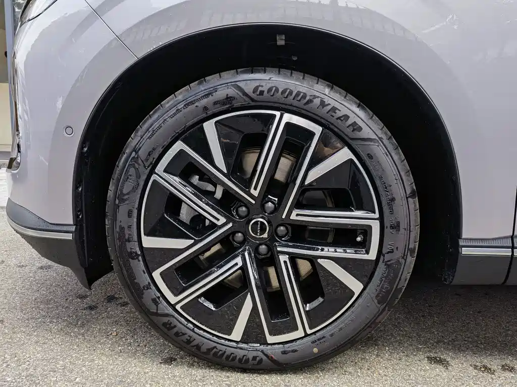 Volvo гибрид Volvo XC70 plug-in — миниатюра 4