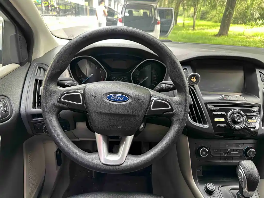 Ford Focus — миниатюра 6