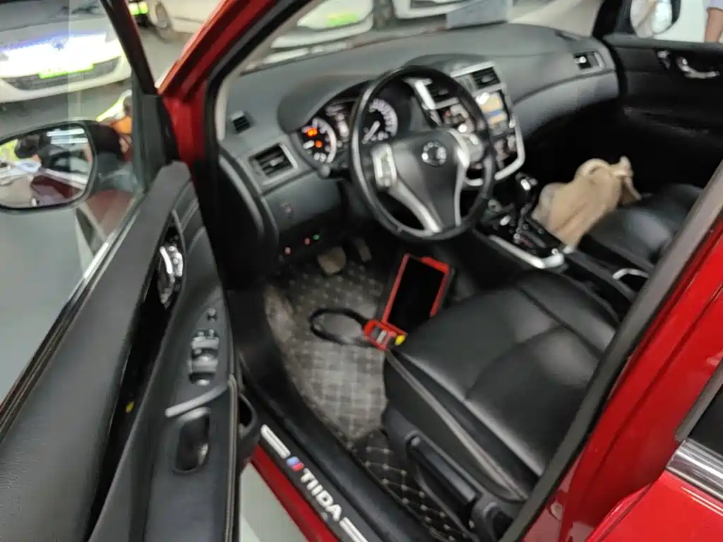 Nissan Tiida — миниатюра 16
