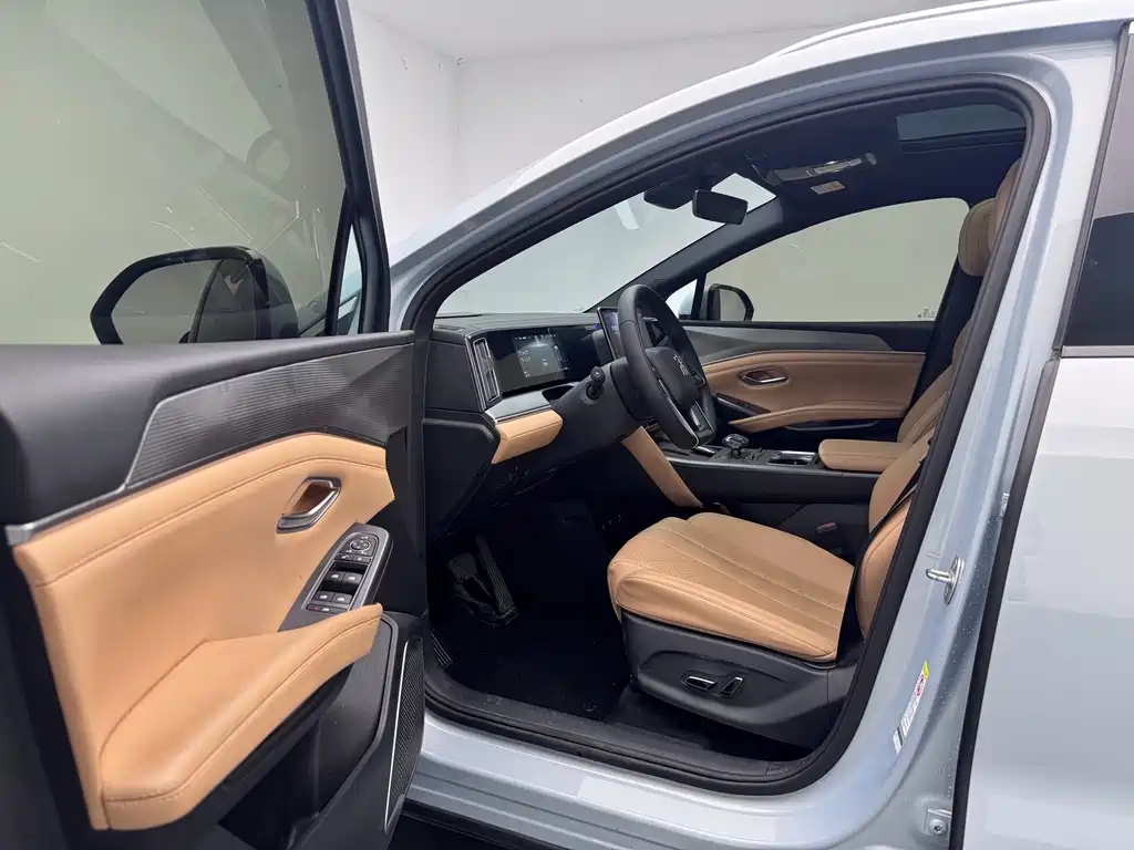 BYD L DM-i — миниатюра 7