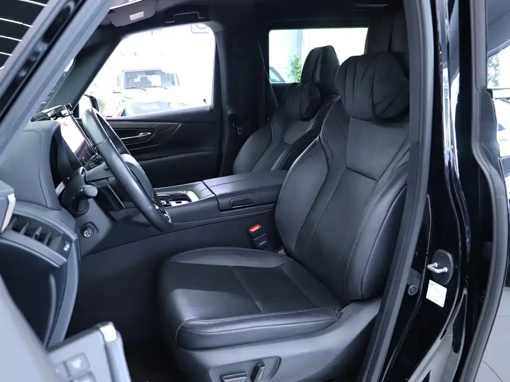 Toyota Alphard — миниатюра 5