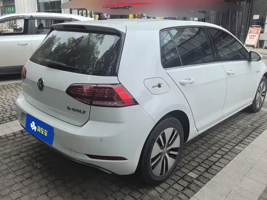 Volkswagen Golf EV — миниатюра 3