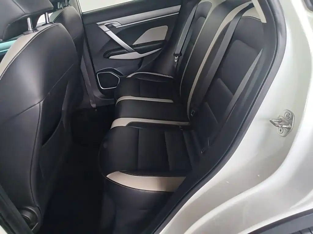 Geely Binyue — миниатюра 17