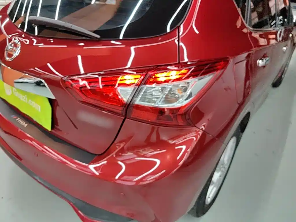Nissan Tiida — миниатюра 8