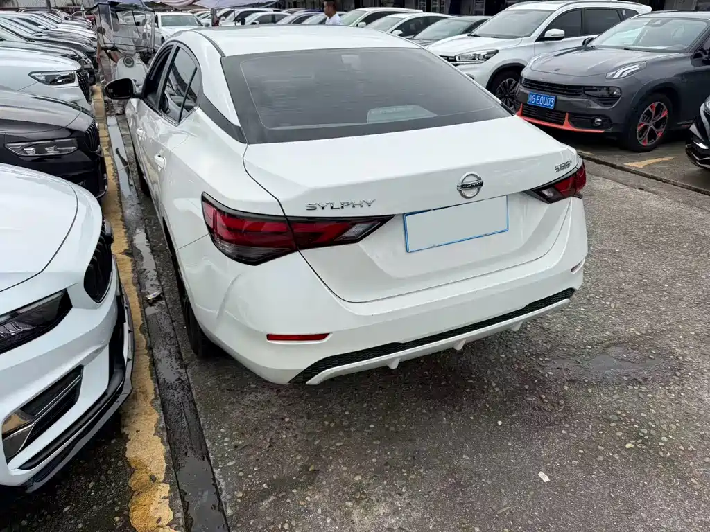 Nissan Sylphy — миниатюра 6