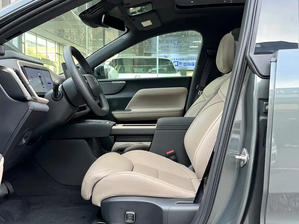 Volvo гибрид Volvo XC70 plug-in — миниатюра 5