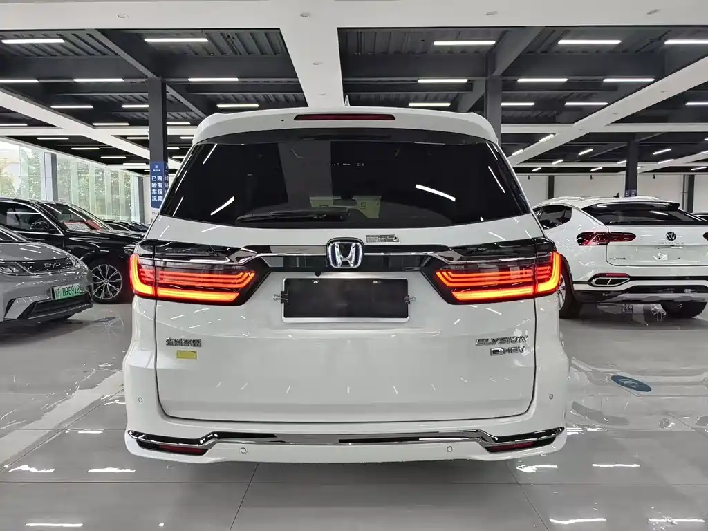 Honda Elysion — миниатюра 10
