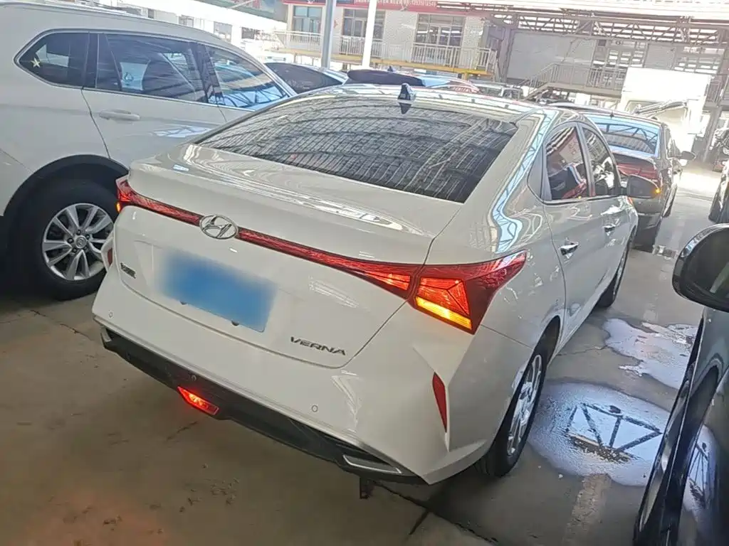 Hyundai Verna — миниатюра 7