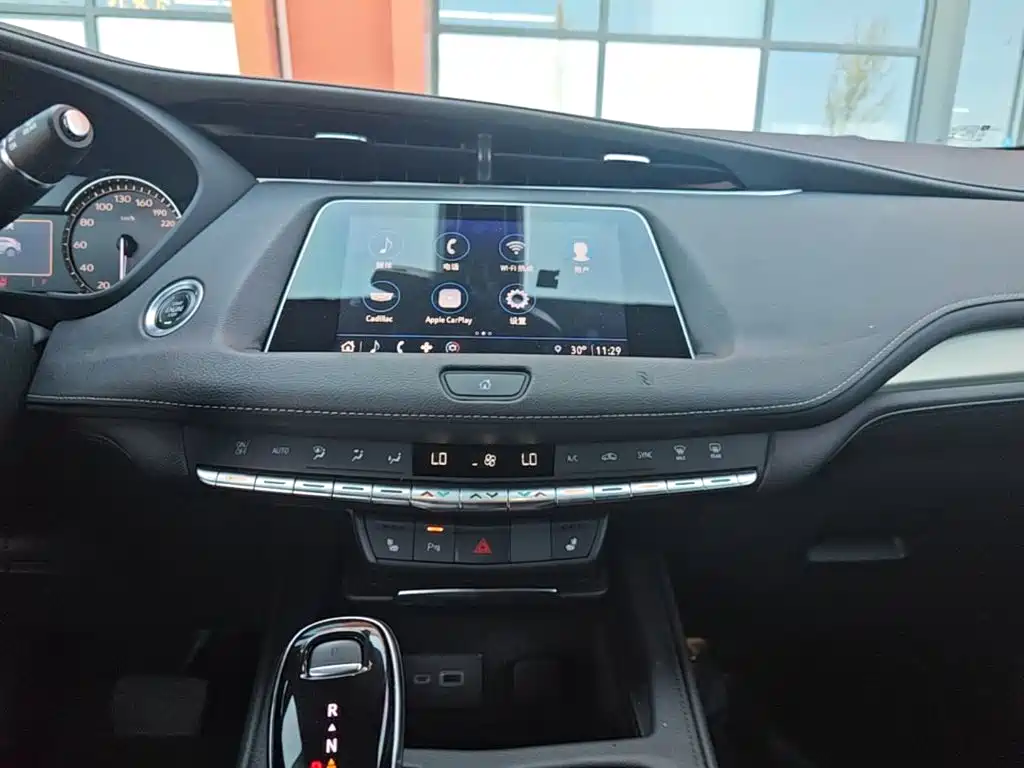 Cadillac XT4 — миниатюра 13