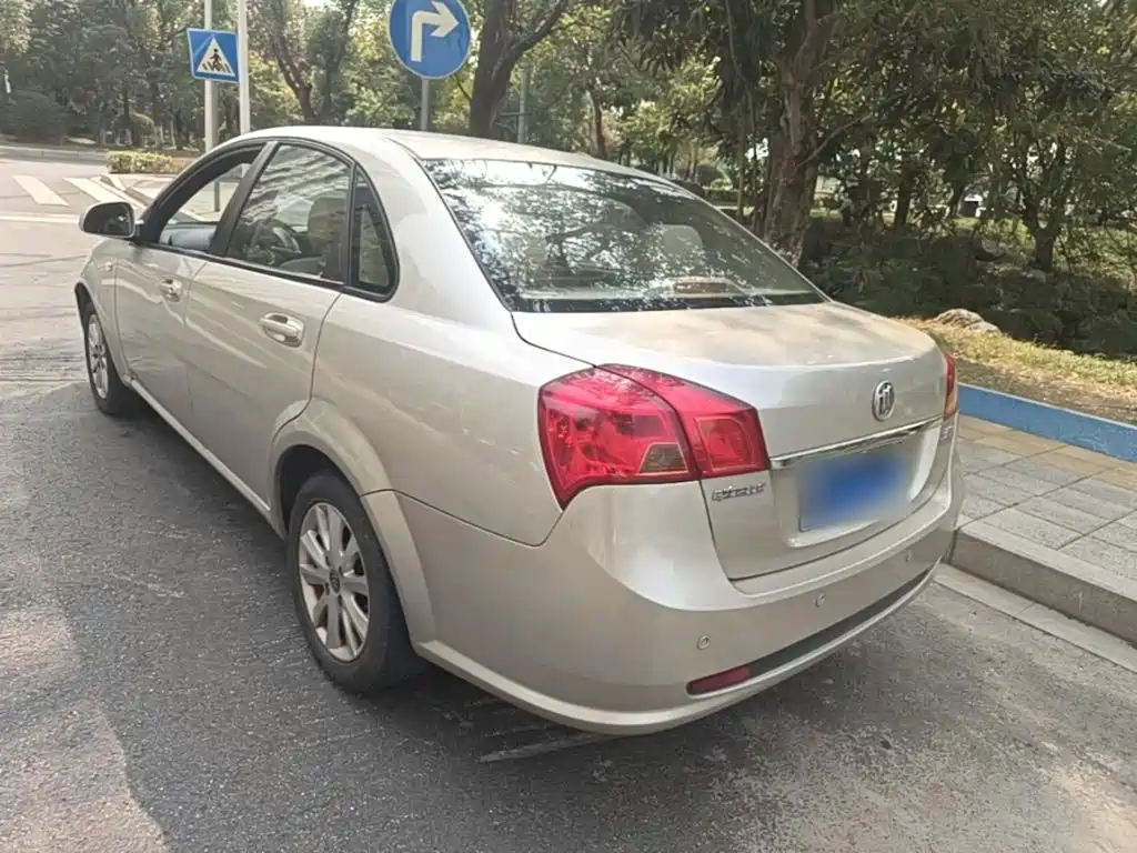 Buick Excelle — миниатюра 5