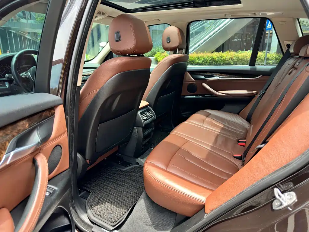 BMW X5 (Import) — миниатюра 10