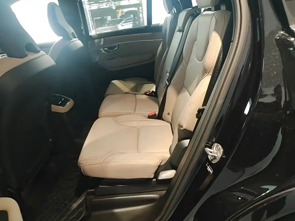 Volvo XC90 PHEV — миниатюра 17