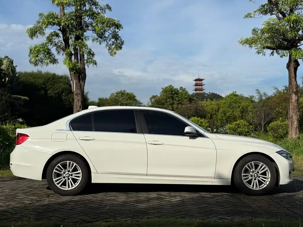 BMW 3 Series — миниатюра 4
