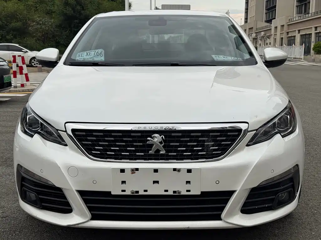 Peugeot 308 — миниатюра 2
