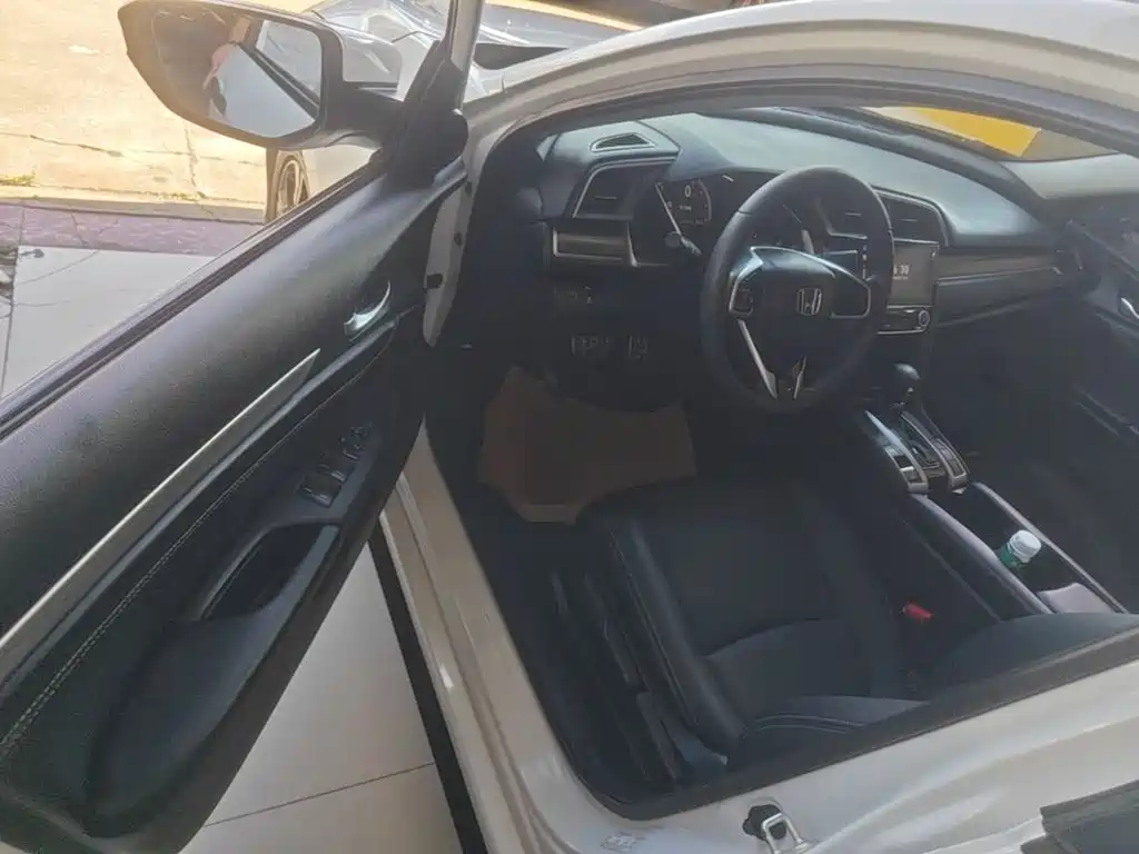 Honda Civic — миниатюра 16