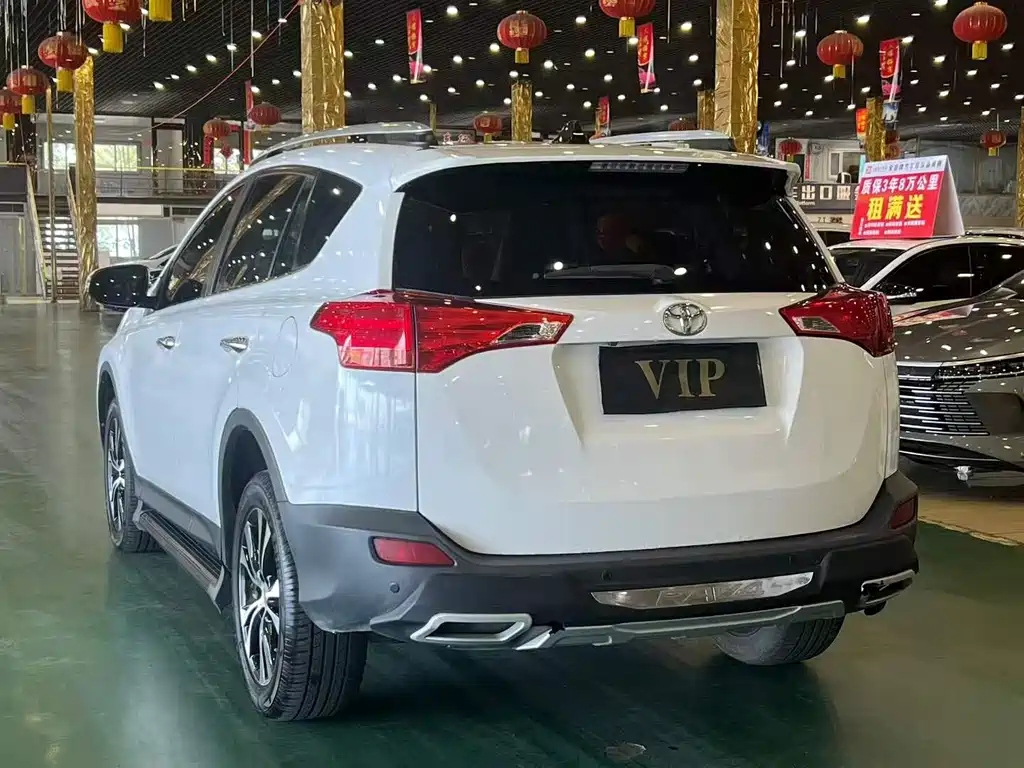 Toyota RAV4 — миниатюра 9