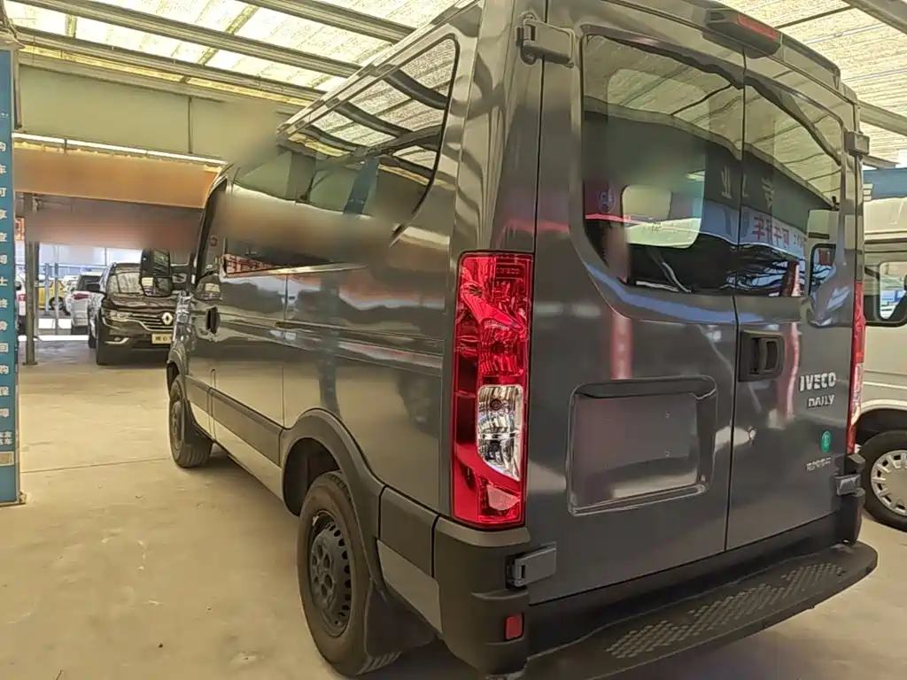 IVECO Ousheng — миниатюра 5