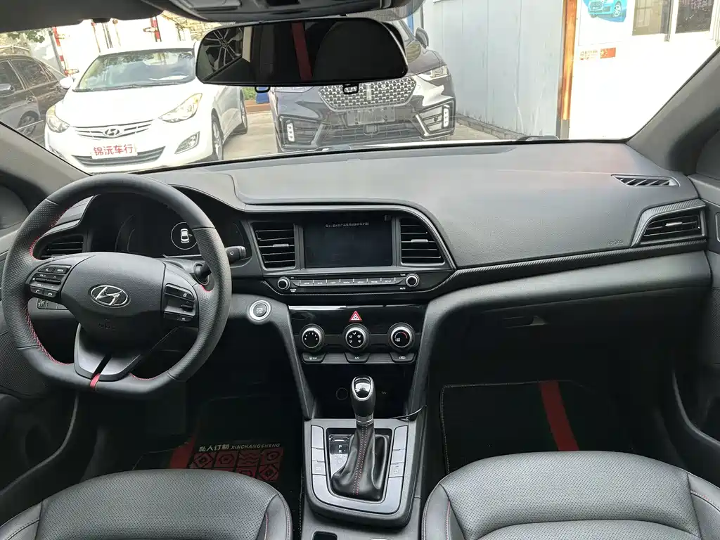 Hyundai Elantra — миниатюра 4