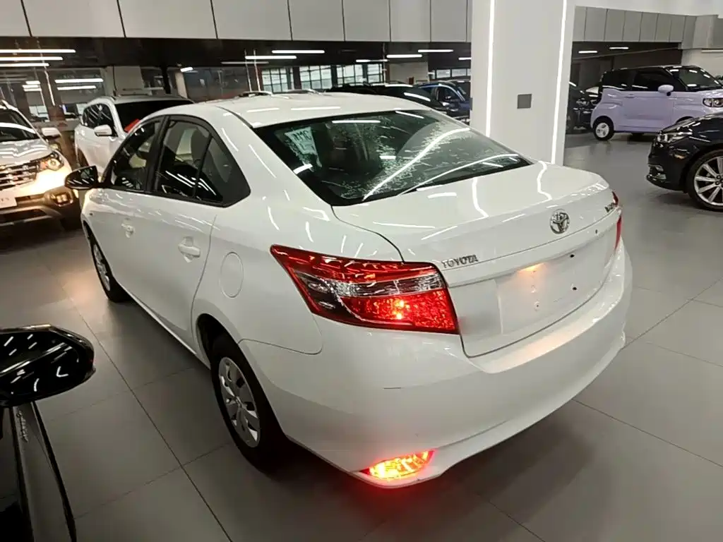 Toyota Vios — миниатюра 5