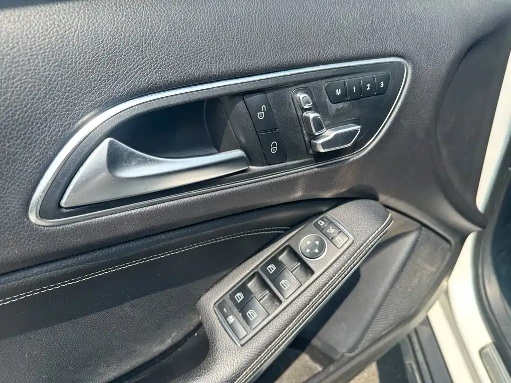 Mercedes-Benz GLA — миниатюра 10