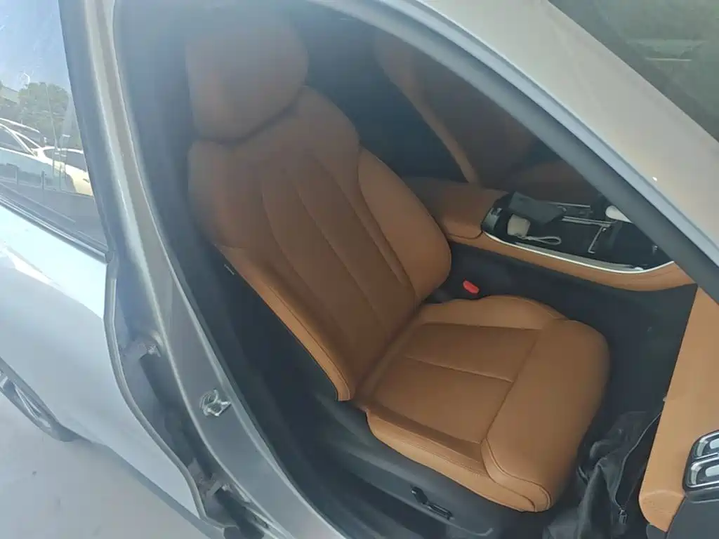 Geely Boyue L — миниатюра 25
