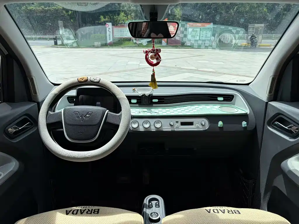 Wuling MINIEV — миниатюра 5