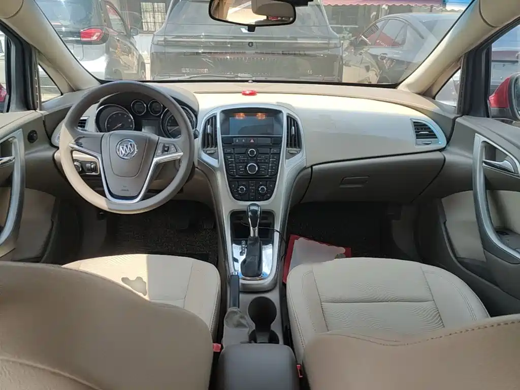 Buick Excelle — миниатюра 10