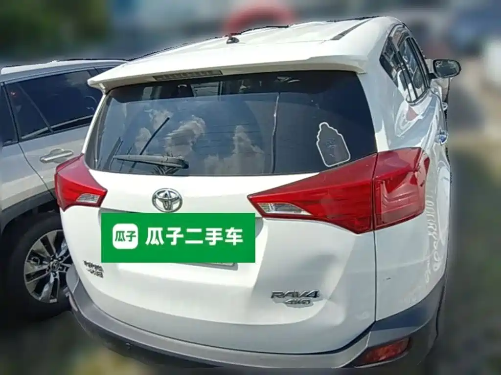 Toyota RAV4 — миниатюра 8