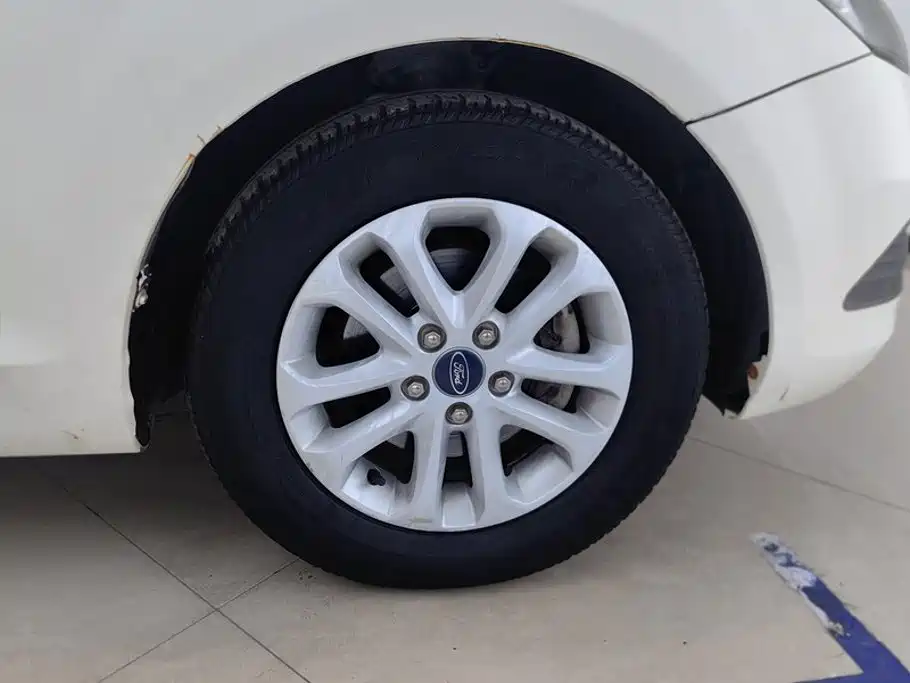 Ford Focus — миниатюра 6