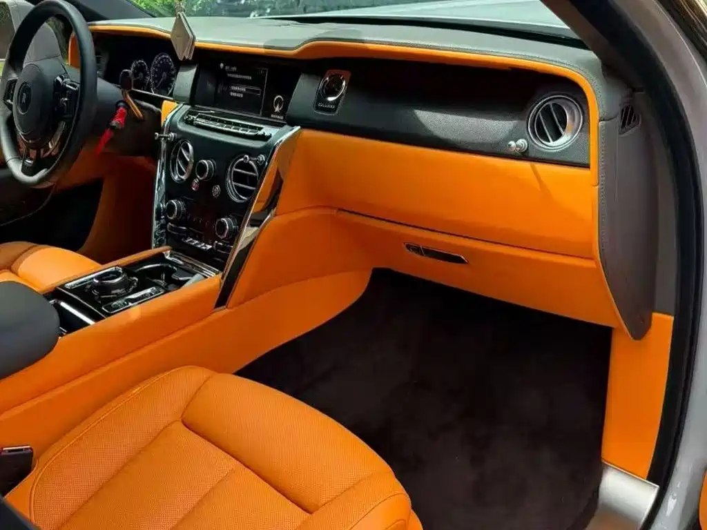 Rolls-Royce Cullinan — миниатюра 7