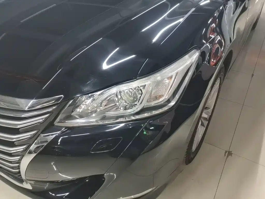 Toyota Crown — миниатюра 24