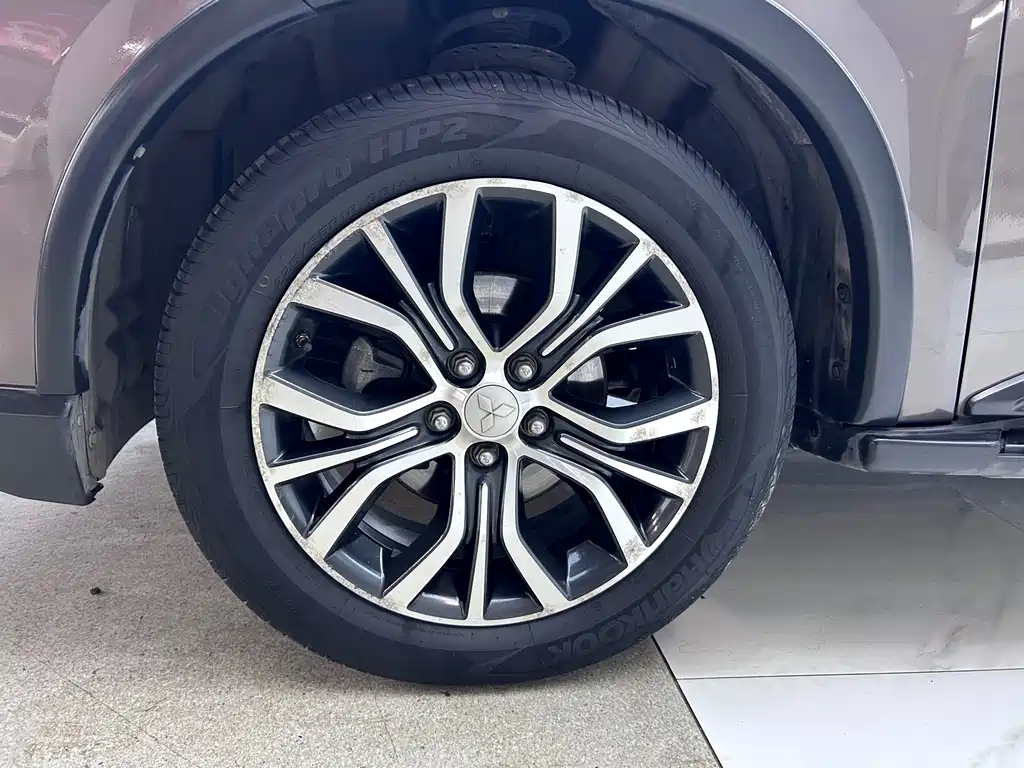 Mitsubishi Outlander — миниатюра 29