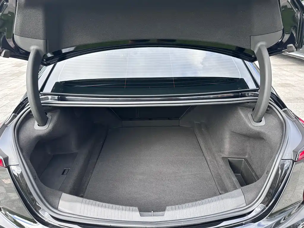 Cadillac CT5 — миниатюра 19