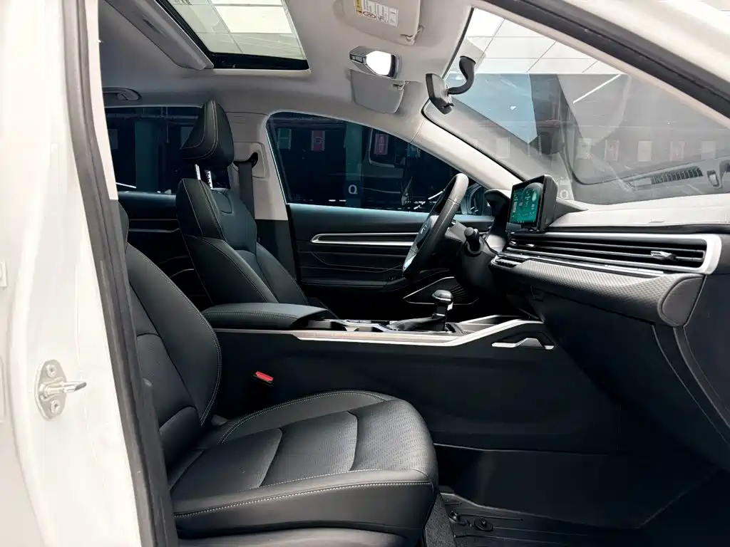 Geely Emgrand — миниатюра 17