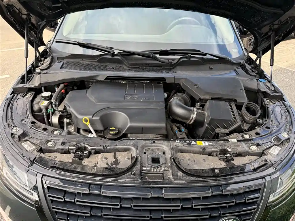 Land Rover Evoque — миниатюра 13