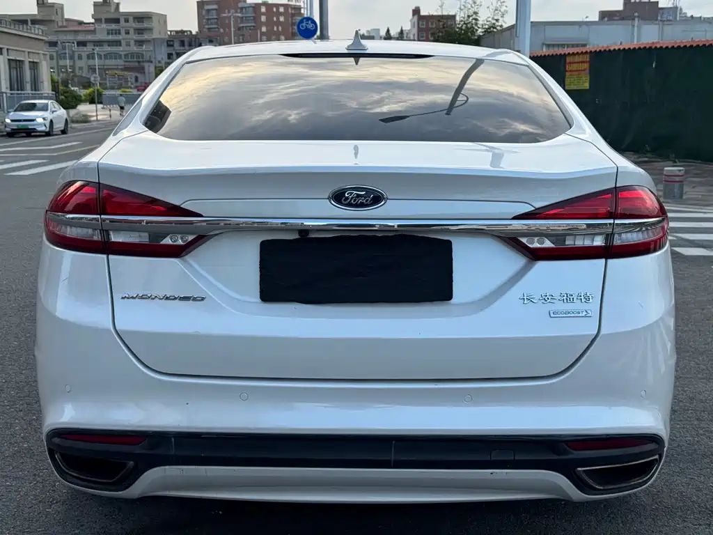 Ford Mondeo — миниатюра 8